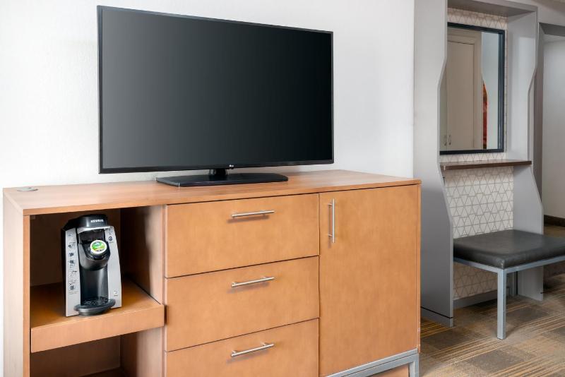 Standard Room image 2