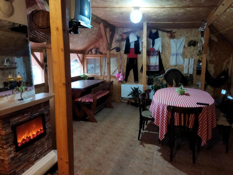 Double Room with Shared Bathroom image 2