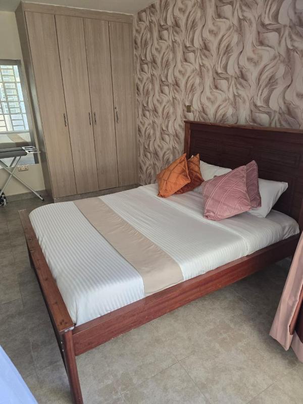Aza-Lux 1 BR Nakuru - image 5