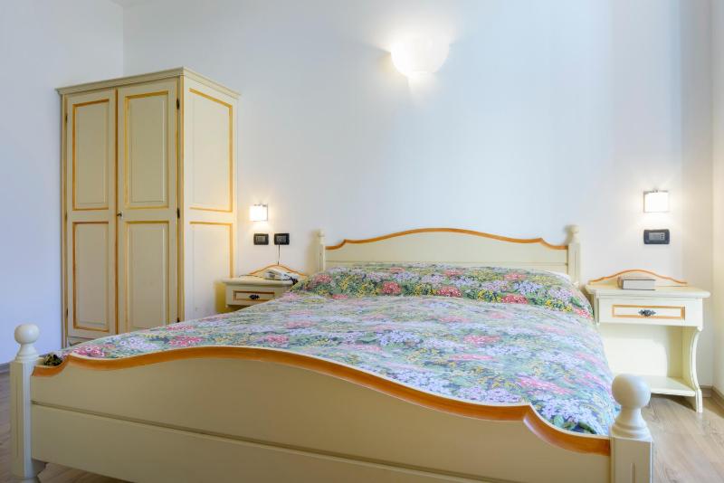 Standard Double or Twin Room with Balcony image 2