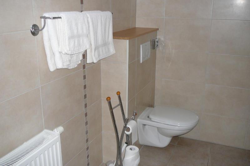 Standard Triple Room image 3