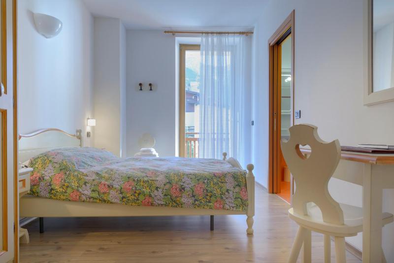 Triple Room with Balcony image 3