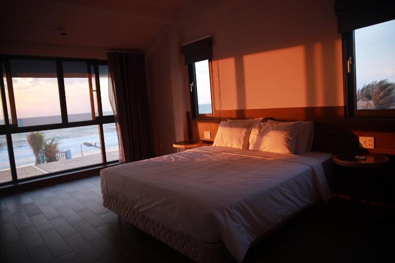 Phan Thiet Beachfront Garden Villa - image 25