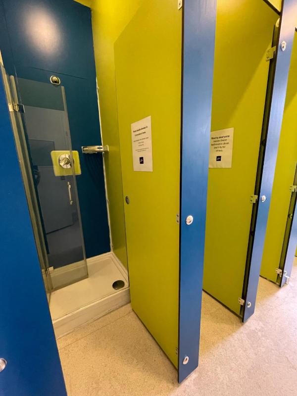 Bed in 8-Bed Mixed Dormitory Room image 3