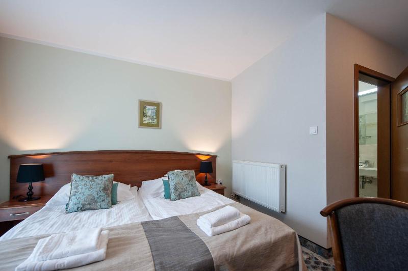Double Room image 2