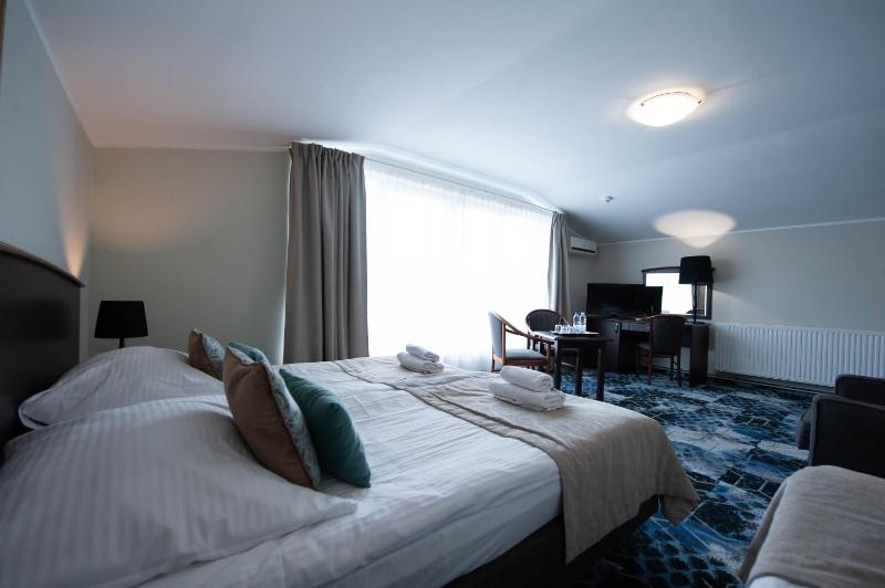 Double Room - Disability Access image 3
