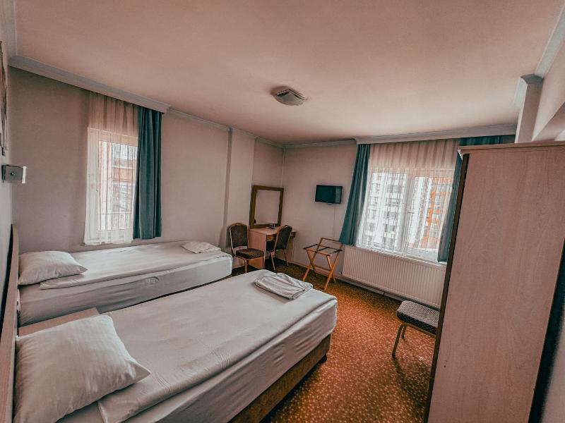 Standard Double Room with Bathroom image 3