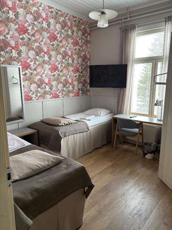 Twin Room image 1