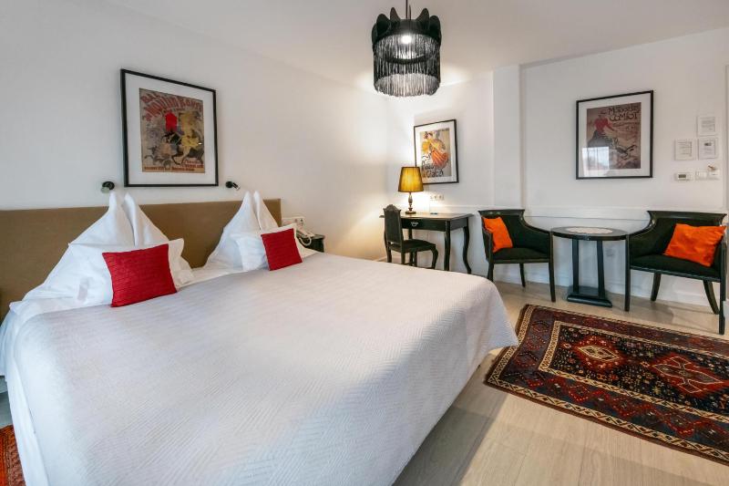 Superior Triple Room image 3