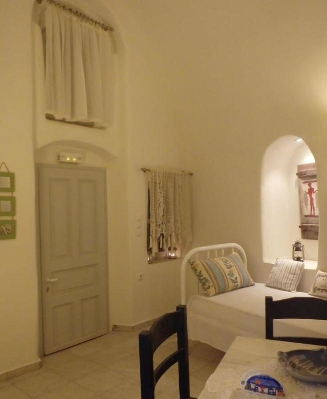 Superior Cave Apartment image 4