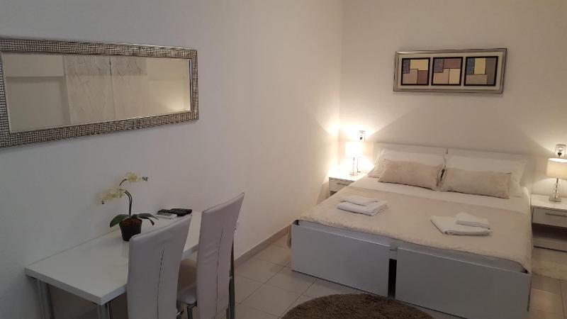 Rooms Valentino - image 6