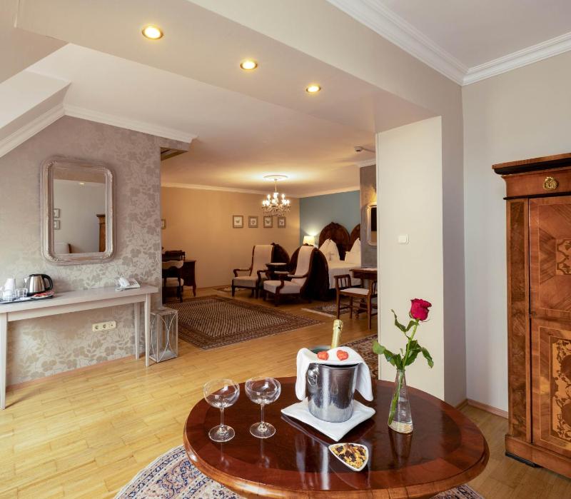 Presidential Suite image 3