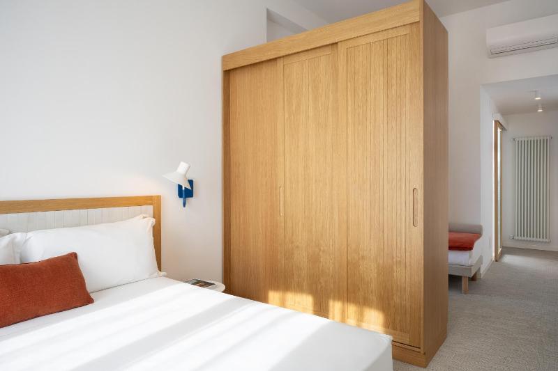 Triple Room with Sea View image 1