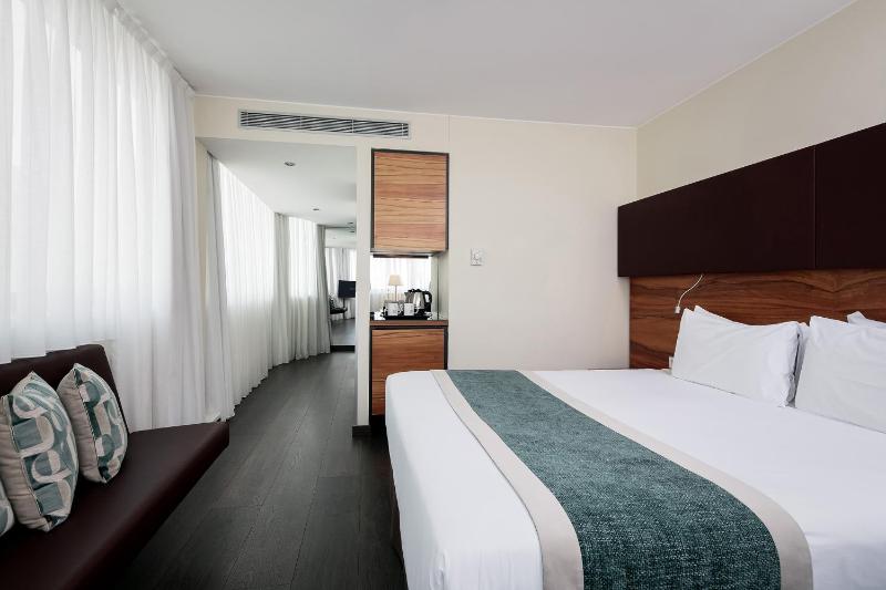 Double Room with Panoramic View image 4