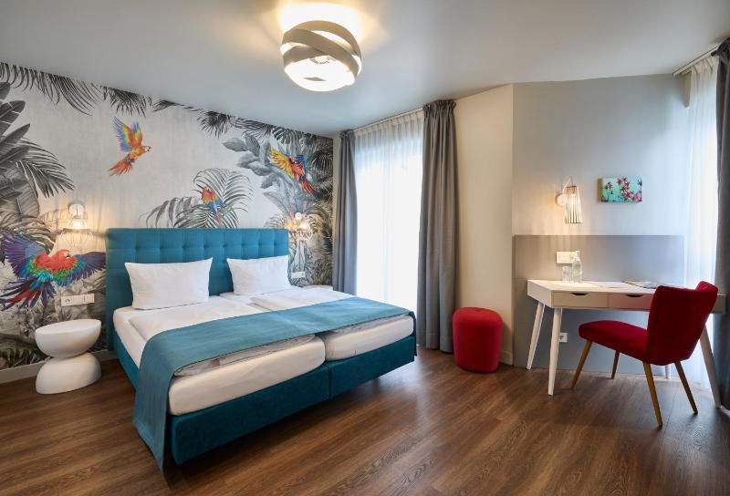 Double Room image 4