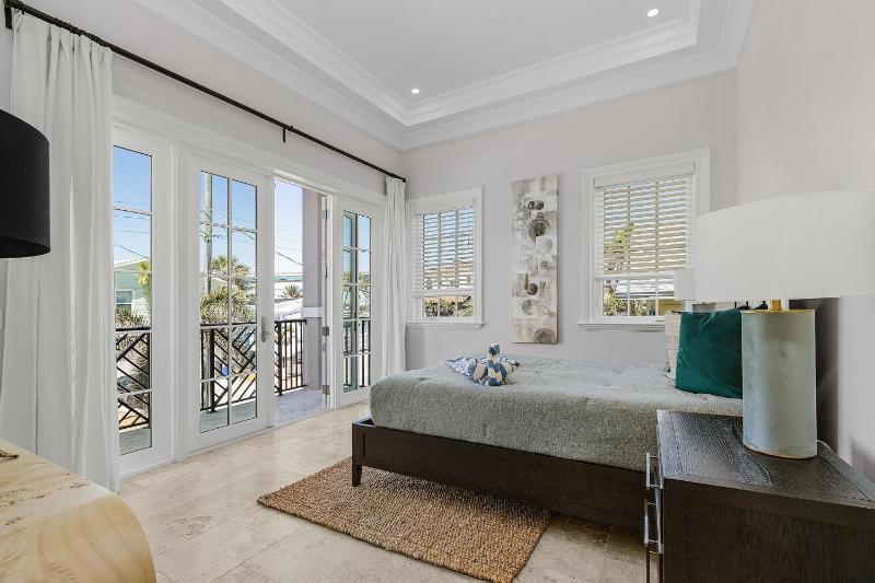 260 Coastal Luxe Retreat- 5BD 45BA Pool & Spa Water Views home - image 19
