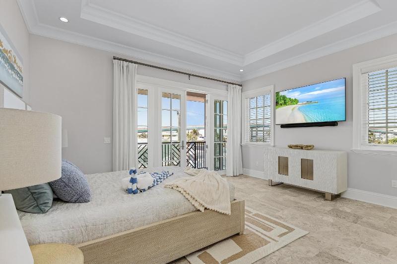 260 Coastal Luxe Retreat- 5BD 45BA Pool & Spa Water Views home - image 23