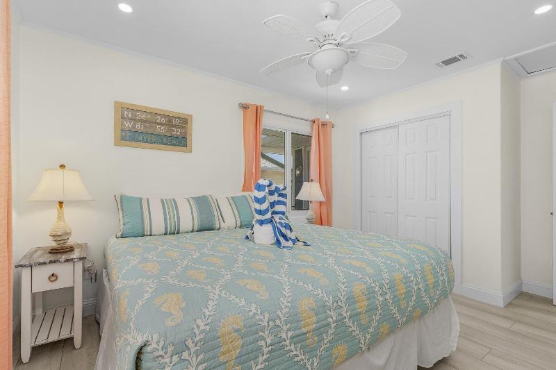 920 Bay Breeze Bungalow- Stunning Bay View Home with Heated Pool! home - image 29