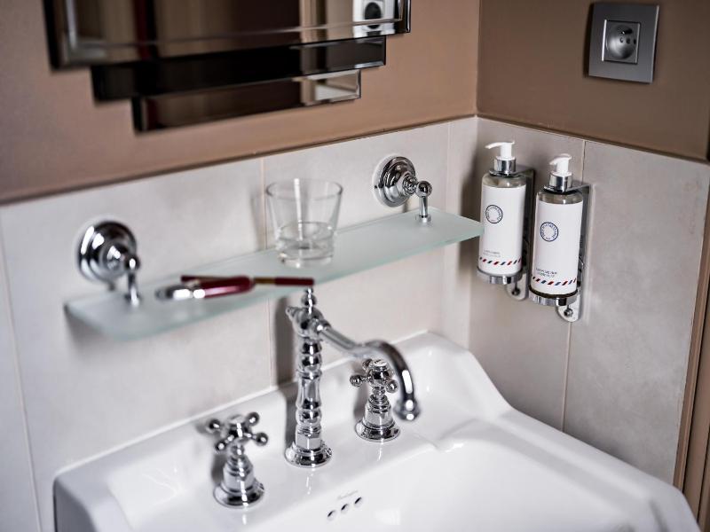 Renovated - Cocoon Room with Courtyard View  image 2