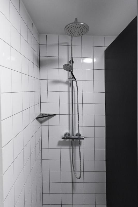 Twin Room with Shared Toilet image 4