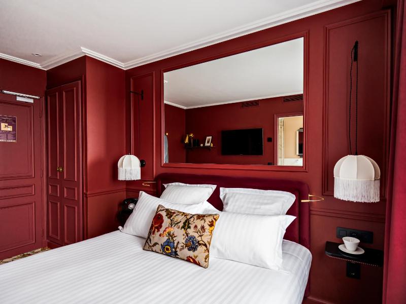 Renovated - Superior Room with Balcony image 3