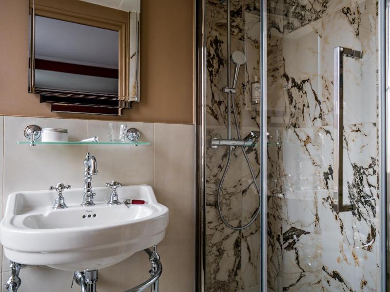 Renovated - Superior Room with Balcony image 1