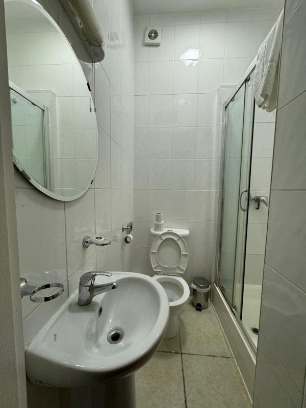 Triple Room with Private Bathroom (1 Double Bed & 1 Single Bed) image 2