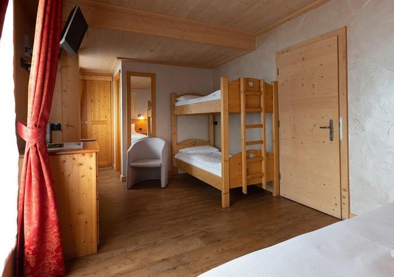 Quadruple Room image 4