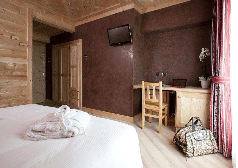 Superior Double or Twin Room image 3