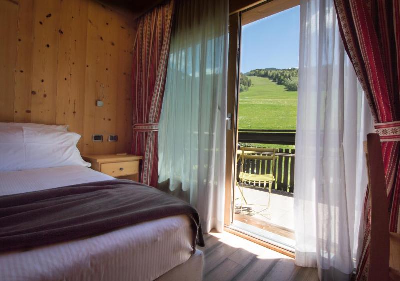 Superior Double or Twin Room image 4