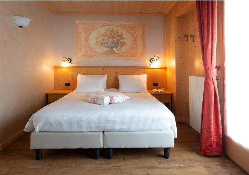 Standard Double or Twin Room image 3