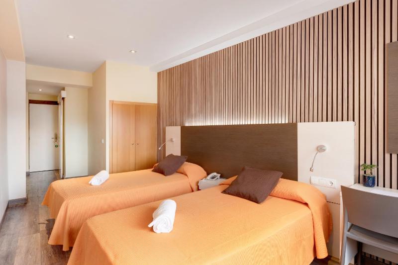 Double or Twin Room image 3