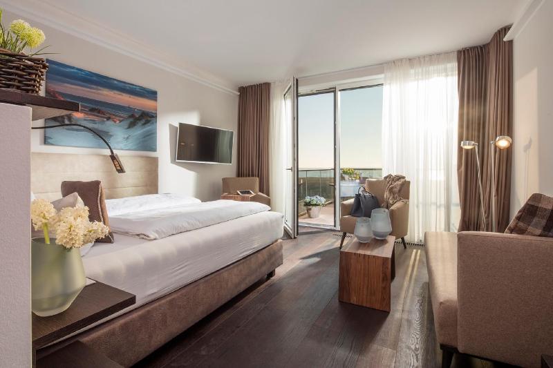 1 Room Apartment with Sea View and Terrace image 3