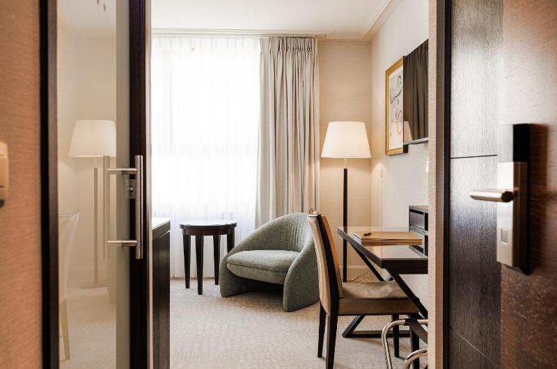 Superior Room image 4