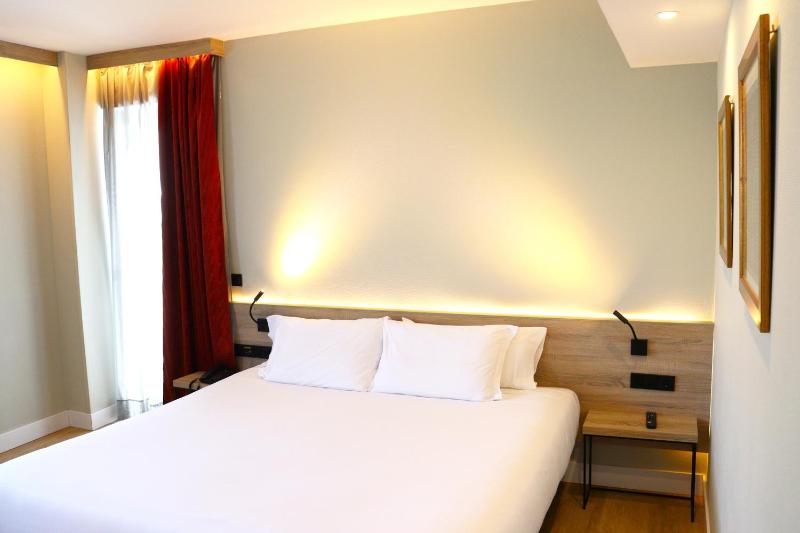 Junior Suite with Sea View image 2