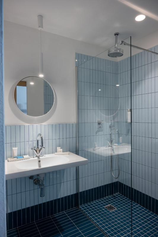 Double Room with Sea View image 1