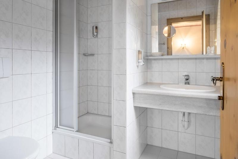 Single Room Serles image 4
