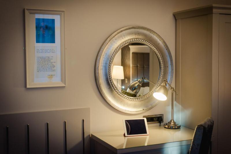 Deluxe Double Single Room image 4