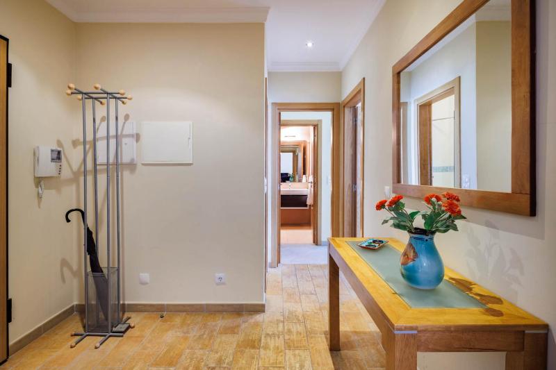 Colina Verde H Modern & Comfortable 2 Bed Apart - image 11