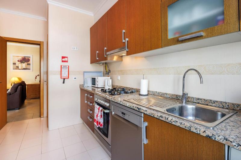 Colina Verde H Modern & Comfortable 2 Bed Apart - image 4