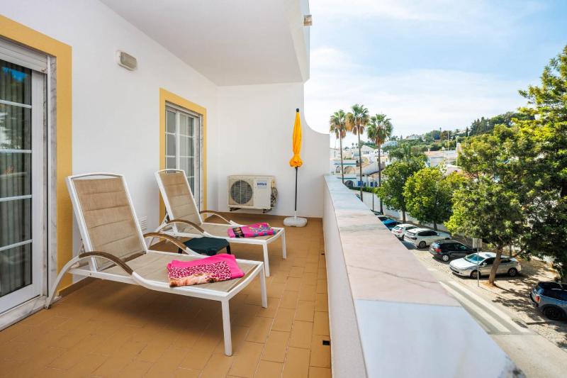 Colina Verde H Modern & Comfortable 2 Bed Apart - image 12