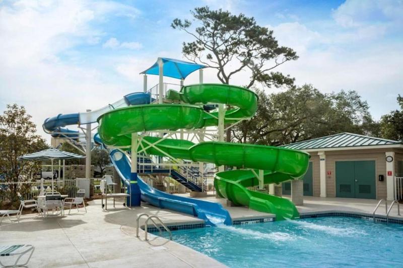 2 Minutes Walk to Ocean from this 1BD condo within resort with lots of amenities - image 6