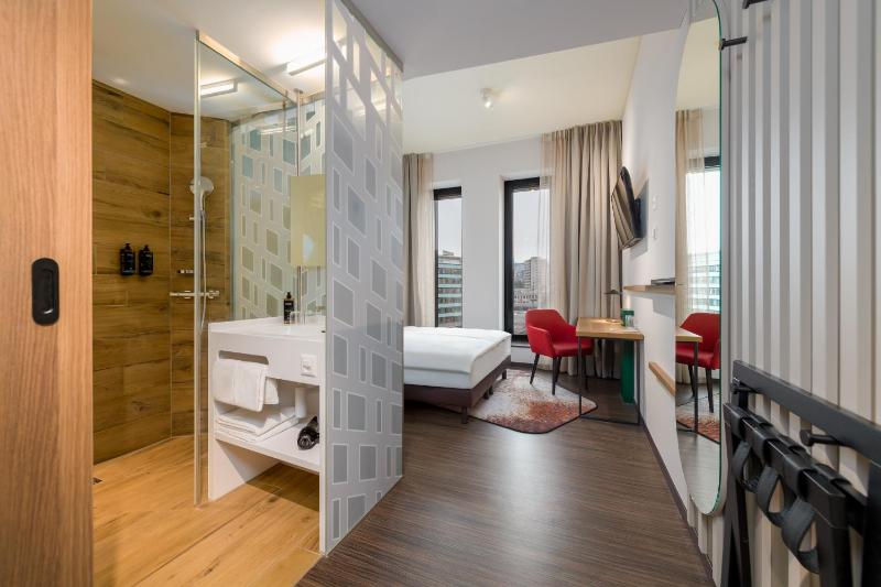 Comfort Twin Room image 2