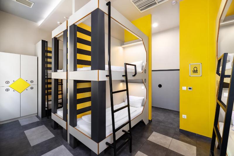 Bed in 8-Bed Mixed Dormitory Room image 4