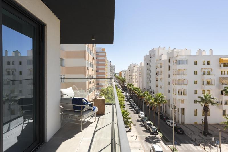 Terracos de Quarteira II White by Real Properties - image 13