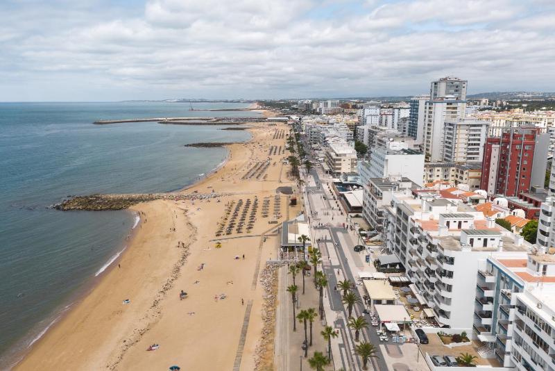 Terracos de Quarteira II White by Real Properties - image 6