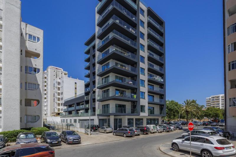 Terracos de Quarteira II White by Real Properties - image 17