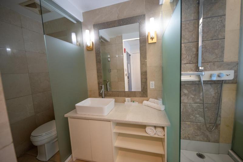King Room image 3