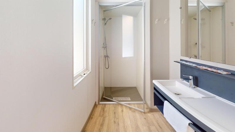Three-Bedroom Bungalow image 2