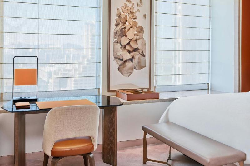 Grand Deluxe Room, Guest room, 2 Double image 4